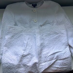 White worth skirt suit that gives you a touch of sophistication!